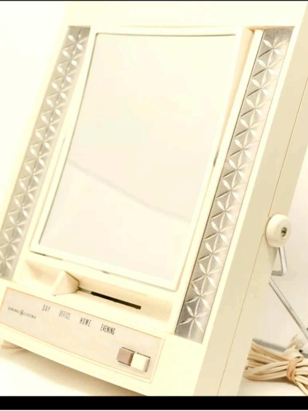 Vintage General Electric Lighted Makeup Mirror